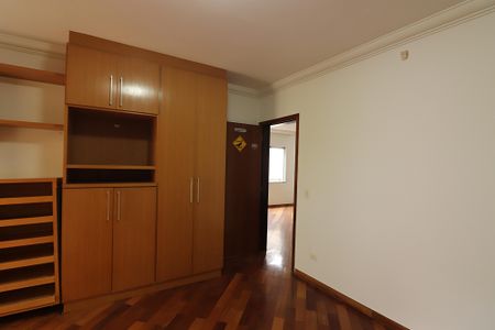 Casa de condomínio à venda com 642m², 3 quartos e 6 vagasSuíte 2