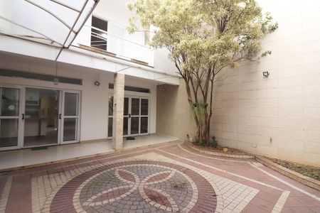 Casa de condomínio à venda com 642m², 3 quartos e 6 vagasQuintal