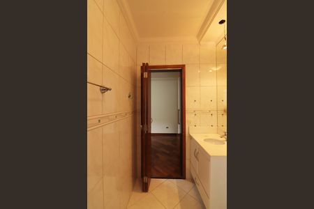 Casa de condomínio à venda com 642m², 3 quartos e 6 vagasSuíte 2 Banheiro