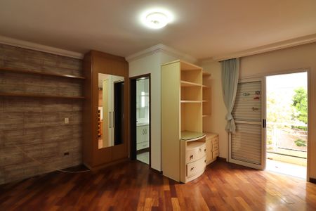 Casa de condomínio à venda com 642m², 3 quartos e 6 vagasSuíte 2