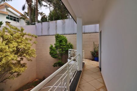 Casa de condomínio à venda com 642m², 3 quartos e 6 vagasSuíte 3 Sacada