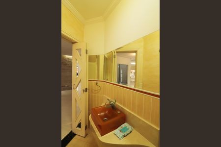 Casa de condomínio à venda com 642m², 3 quartos e 6 vagasLavabo