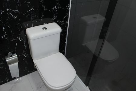 Banheiro de kitnet/studio para alugar com 1 quarto, 30m² em Higienópolis, São Paulo