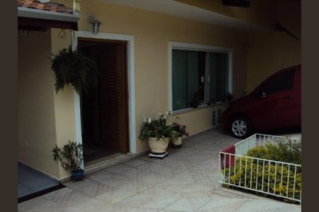 Casa à venda com 230m², 3 quartos e 4 vagas