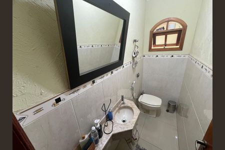 Casa à venda com 220m², 3 quartos e 5 vagas Casa à venda com 220m², 3 quartos e 5 vagasLavabo