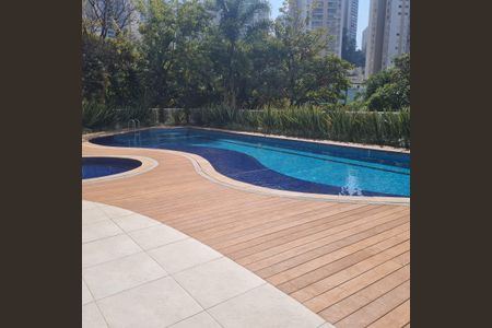 Apartamento à venda com 107m², 3 quartos e 2 vagas Apartamento à venda com 107m², 3 quartos e 2 vagasÁrea comum - Piscina