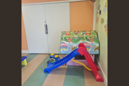 Apartamento à venda com 107m², 3 quartos e 2 vagas Apartamento à venda com 107m², 3 quartos e 2 vagasÁrea comum - Playground