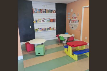 Apartamento à venda com 107m², 3 quartos e 2 vagas Apartamento à venda com 107m², 3 quartos e 2 vagasÁrea comum - Playground