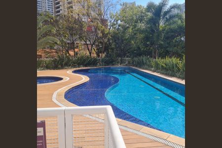 Apartamento à venda com 107m², 3 quartos e 2 vagas Apartamento à venda com 107m², 3 quartos e 2 vagasÁrea comum - Piscina
