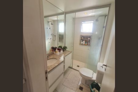 Apartamento à venda com 107m², 3 quartos e 2 vagas Apartamento à venda com 107m², 3 quartos e 2 vagasBanheiro da Suíte