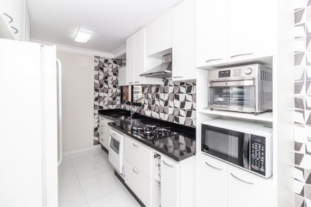 Apartamento à venda com 126m², 4 quartos e 2 vagas Apartamento à venda com 126m², 4 quartos e 2 vagasCozinha