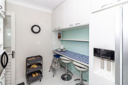 Apartamento à venda com 126m², 4 quartos e 2 vagas Apartamento à venda com 126m², 4 quartos e 2 vagasCozinha