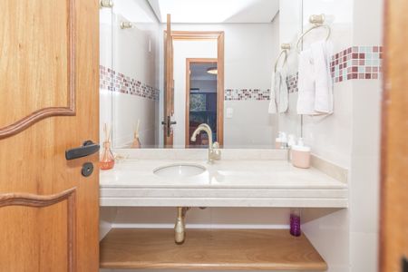 Apartamento à venda com 126m², 4 quartos e 2 vagas Apartamento à venda com 126m², 4 quartos e 2 vagasLavabo