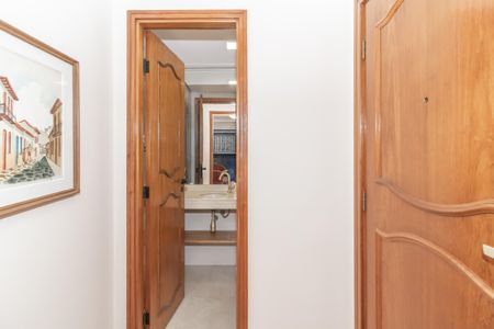 Apartamento à venda com 126m², 4 quartos e 2 vagas Apartamento à venda com 126m², 4 quartos e 2 vagasLavabo