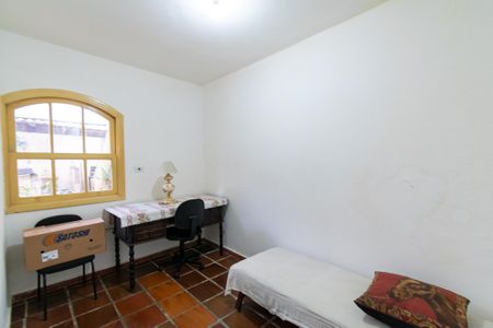 Casa à venda com 180m², 4 quartos e 2 vagas Casa à venda com 180m², 4 quartos e 2 vagasEdícula