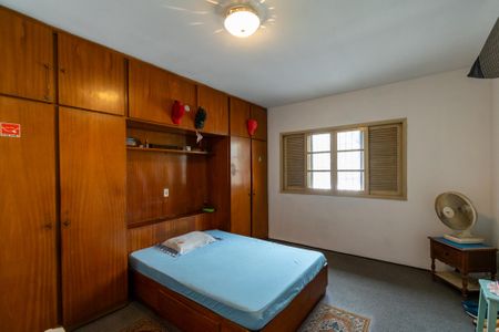 Casa à venda com 180m², 4 quartos e 2 vagas Casa à venda com 180m², 4 quartos e 2 vagasSuíte