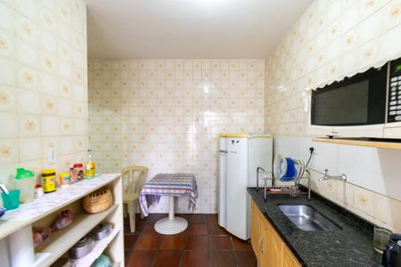 Casa à venda com 180m², 4 quartos e 2 vagas Casa à venda com 180m², 4 quartos e 2 vagasEdícula