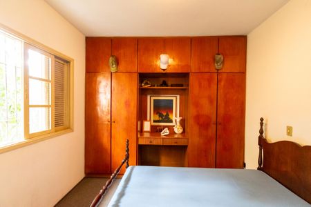 Casa à venda com 180m², 4 quartos e 2 vagas Casa à venda com 180m², 4 quartos e 2 vagasQuarto 2