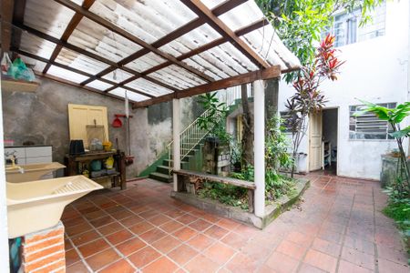 Casa à venda com 180m², 4 quartos e 2 vagas Casa à venda com 180m², 4 quartos e 2 vagasLavanderia