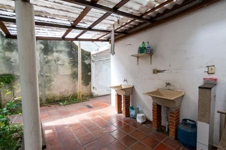 Casa à venda com 180m², 4 quartos e 2 vagas Casa à venda com 180m², 4 quartos e 2 vagasEdícula