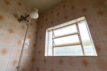 Casa à venda com 180m², 4 quartos e 2 vagas Casa à venda com 180m², 4 quartos e 2 vagasBanheiro Social 1