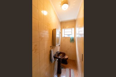 Casa à venda com 180m², 4 quartos e 2 vagas Casa à venda com 180m², 4 quartos e 2 vagasBanheiro Social 2