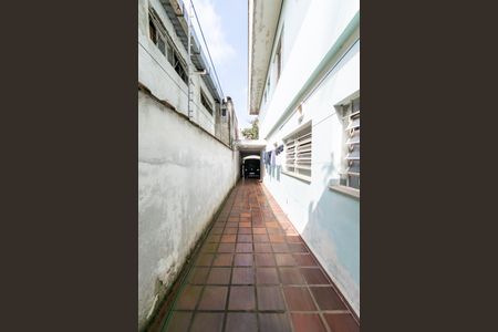 Casa à venda com 180m², 4 quartos e 2 vagas Casa à venda com 180m², 4 quartos e 2 vagasCorredor