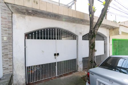 Casa à venda com 180m², 4 quartos e 2 vagas Casa à venda com 180m², 4 quartos e 2 vagasFachada