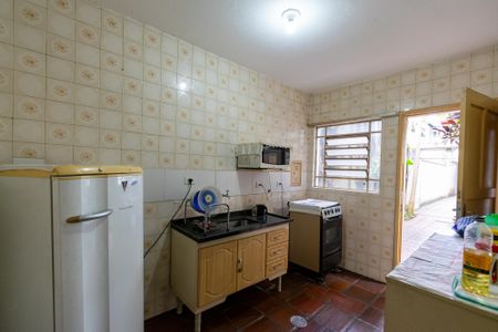 Casa à venda com 180m², 4 quartos e 2 vagas Casa à venda com 180m², 4 quartos e 2 vagasEdícula