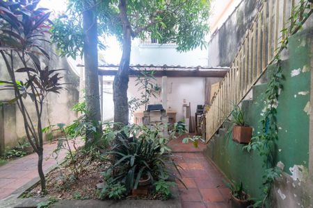 Casa à venda com 180m², 4 quartos e 2 vagas Casa à venda com 180m², 4 quartos e 2 vagasEdícula