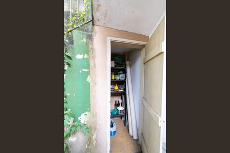 Casa à venda com 180m², 4 quartos e 2 vagas Casa à venda com 180m², 4 quartos e 2 vagasEdícula