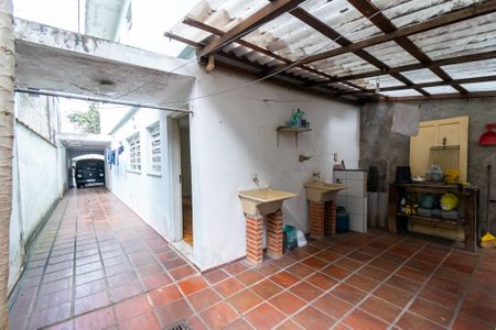 Casa à venda com 180m², 4 quartos e 2 vagas Casa à venda com 180m², 4 quartos e 2 vagasLavanderia