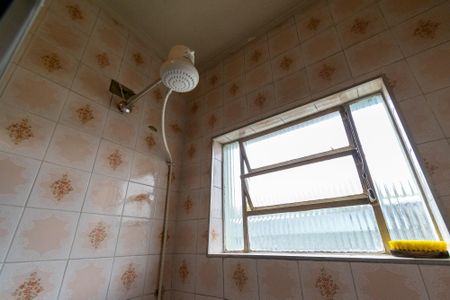 Casa à venda com 180m², 4 quartos e 2 vagas Casa à venda com 180m², 4 quartos e 2 vagasBanheiro da Suíte