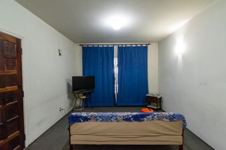 Casa à venda com 180m², 4 quartos e 2 vagas Casa à venda com 180m², 4 quartos e 2 vagasSala