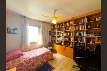 Apartamento à venda com 110m², 2 quartos e 3 vagas Apartamento à venda com 110m², 2 quartos e 3 vagasQuarto