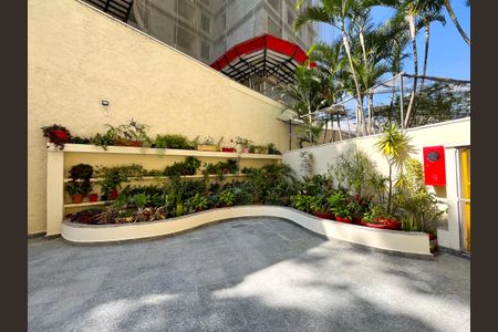 Apartamento à venda com 110m², 2 quartos e 3 vagas Apartamento à venda com 110m², 2 quartos e 3 vagasÁrea comum - Jardim