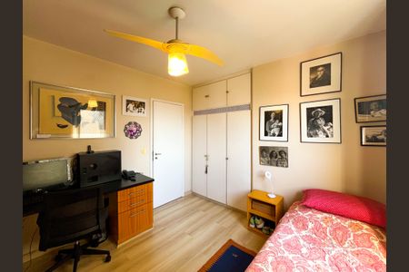 Apartamento à venda com 110m², 2 quartos e 3 vagas Apartamento à venda com 110m², 2 quartos e 3 vagasQuarto