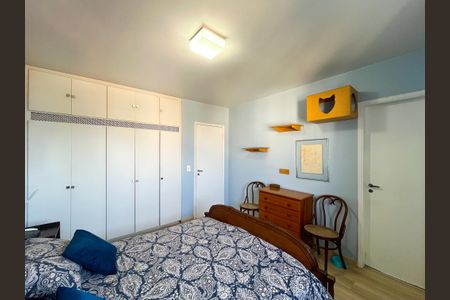 Apartamento à venda com 110m², 2 quartos e 3 vagas Apartamento à venda com 110m², 2 quartos e 3 vagasSuíte