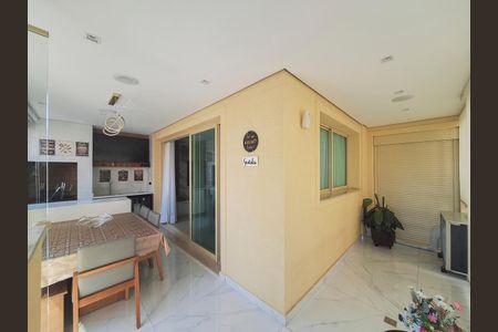 Apartamento à venda com 133m², 3 quartos e 3 vagas Apartamento à venda com 133m², 3 quartos e 3 vagasVaranda