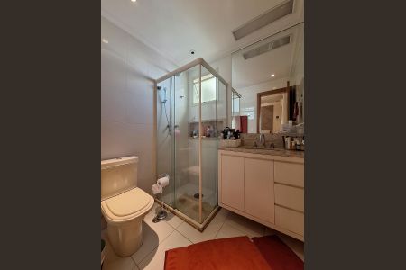 Apartamento à venda com 133m², 3 quartos e 3 vagas Apartamento à venda com 133m², 3 quartos e 3 vagasBanheiro Quarto 1