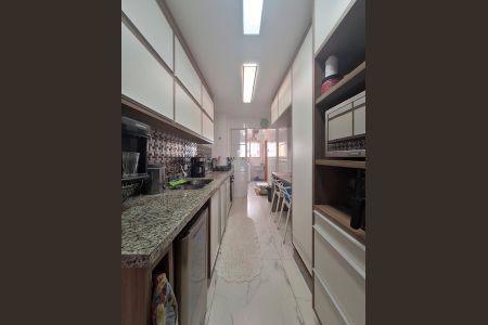 Apartamento à venda com 133m², 3 quartos e 3 vagas Apartamento à venda com 133m², 3 quartos e 3 vagasCozinha