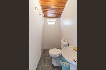 Casa à venda com 300m², 3 quartos e 2 vagasBanheiro de serviço