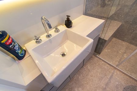 Apartamento à venda com 80m², 3 quartos e 2 vagas Apartamento à venda com 80m², 3 quartos e 2 vagasBanheiro da suíte