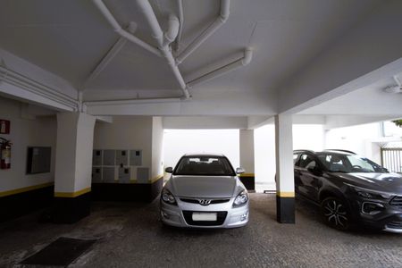 Apartamento à venda com 130m², 3 quartos e 1 vaga Apartamento à venda com 130m², 3 quartos e 1 vagaGaragem