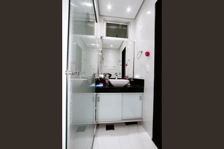 Apartamento à venda com 130m², 3 quartos e 1 vagaBanheiro da Suíte 2