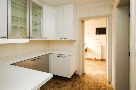 Apartamento à venda com 560m², 4 quartos e 5 vagas Apartamento à venda com 560m², 4 quartos e 5 vagasÁrea de Serviço