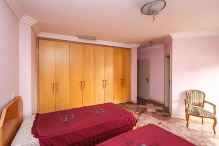 Apartamento à venda com 560m², 4 quartos e 5 vagas Apartamento à venda com 560m², 4 quartos e 5 vagasSuíte 1