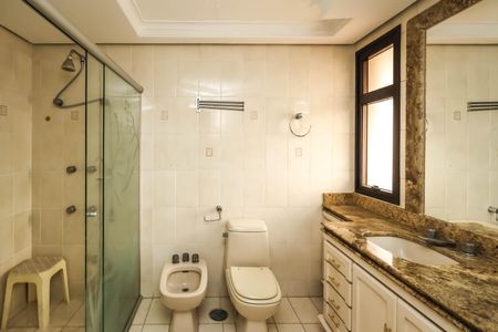 Apartamento à venda com 560m², 4 quartos e 5 vagas Apartamento à venda com 560m², 4 quartos e 5 vagasSuíte 1 Banheiro