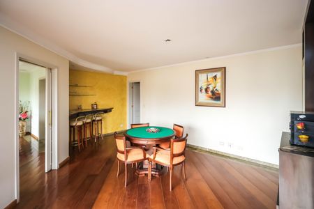 Apartamento à venda com 560m², 4 quartos e 5 vagas Apartamento à venda com 560m², 4 quartos e 5 vagasSala de Jogos