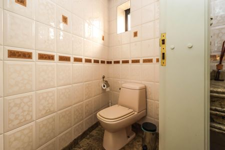 Apartamento à venda com 560m², 4 quartos e 5 vagas Apartamento à venda com 560m², 4 quartos e 5 vagasLavabo